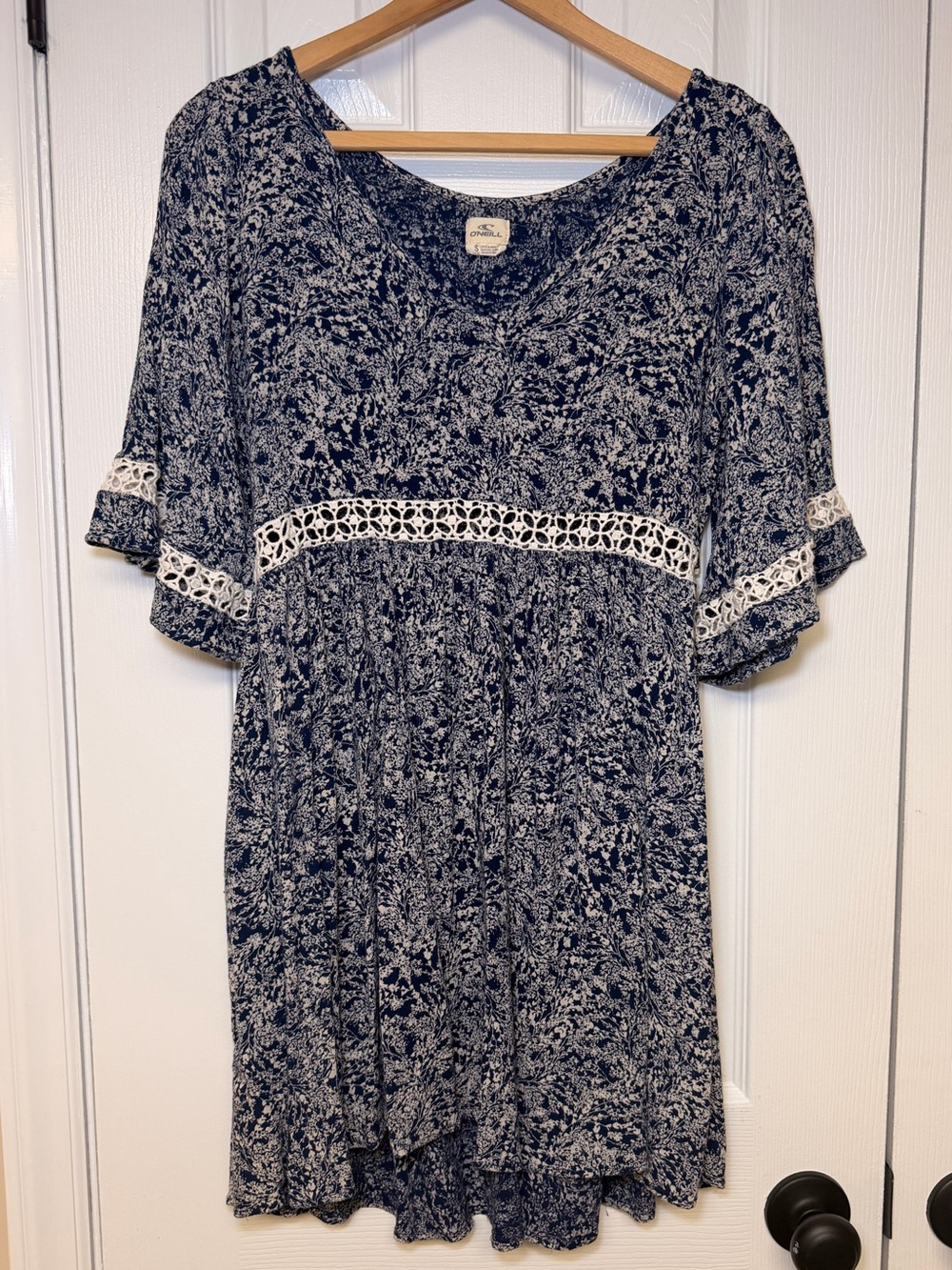 O’Neill Boho‎ Floral Dress Small Navy White Crochet Lace Bell Sleeve Festival